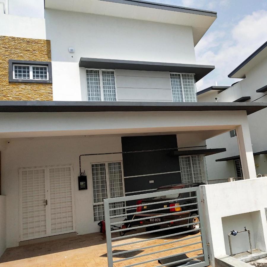 Sea Lion Kuala Selangor Semi-Detached Homestay المظهر الخارجي الصورة